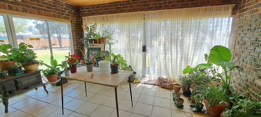 6 Bedroom Property for Sale in Schweizer Reneke North West